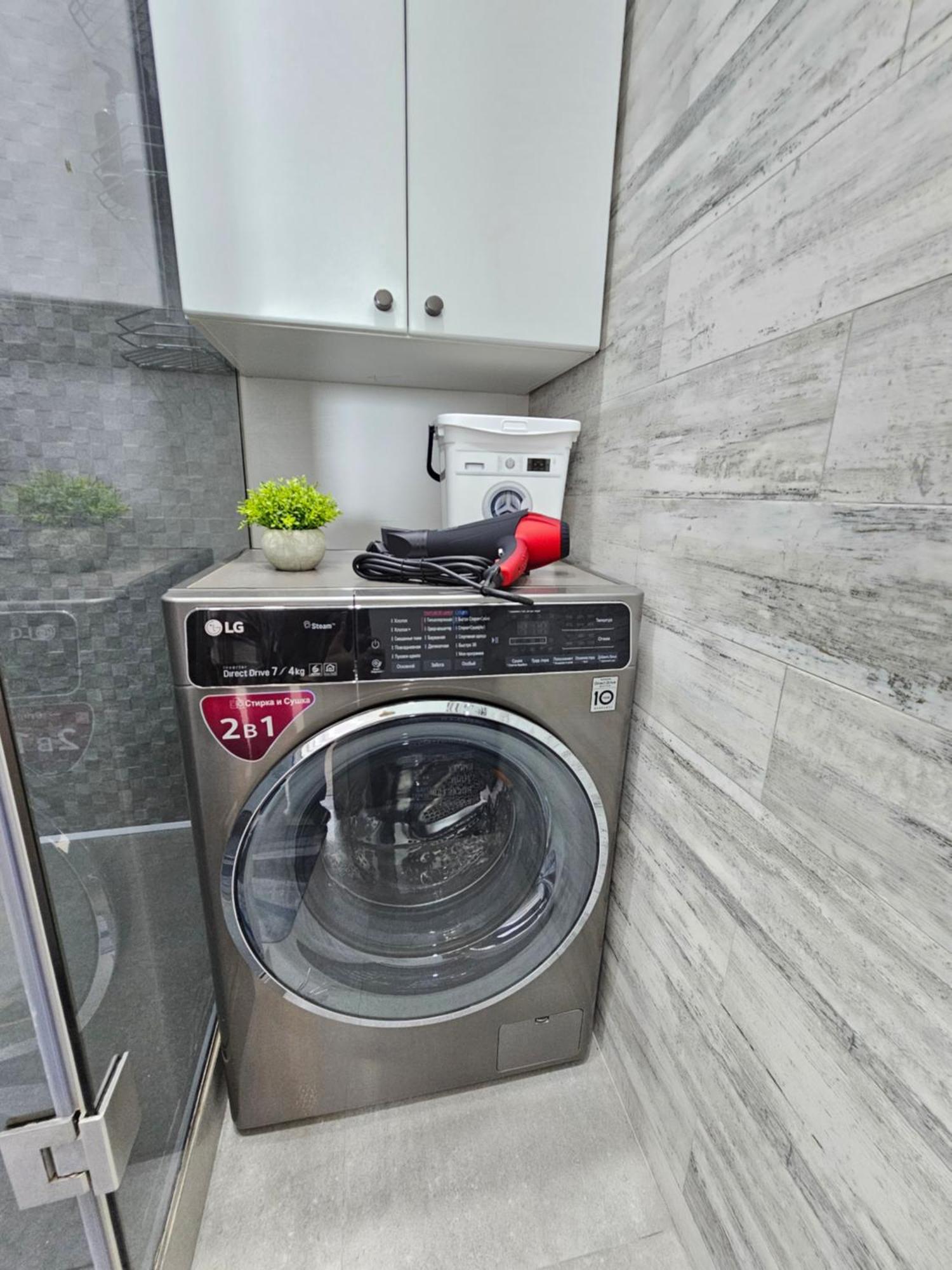 3 Room Gagarin Park Residential Complex Near Mega Shopping Mall Almaty Ngoại thất bức ảnh