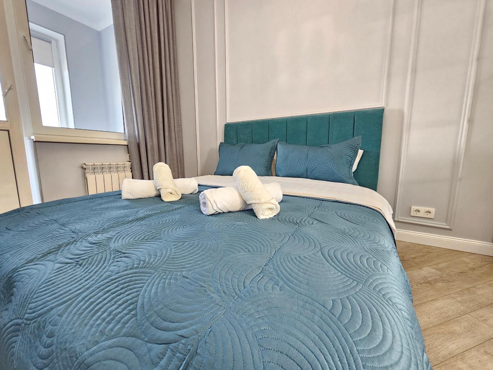 3 Room Gagarin Park Residential Complex Near Mega Shopping Mall Almaty Ngoại thất bức ảnh
